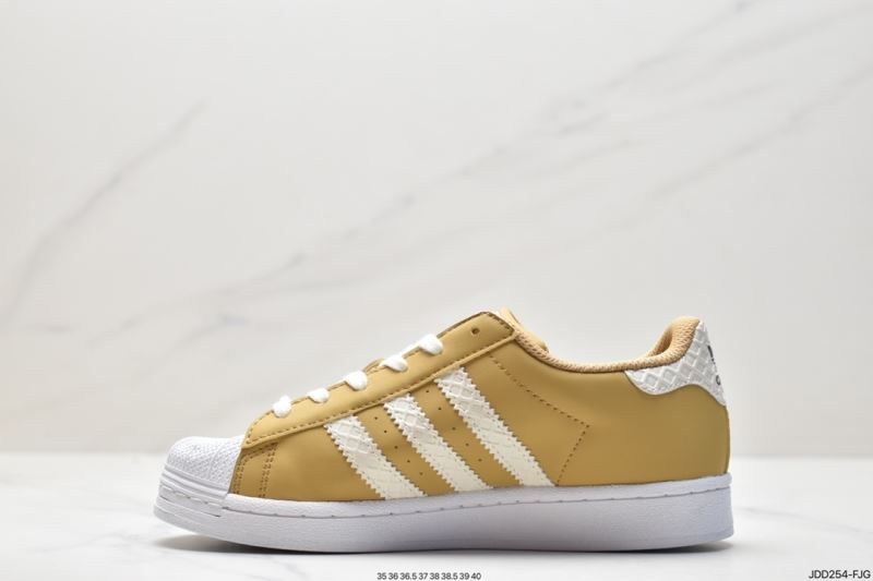 Adidas Sneakers